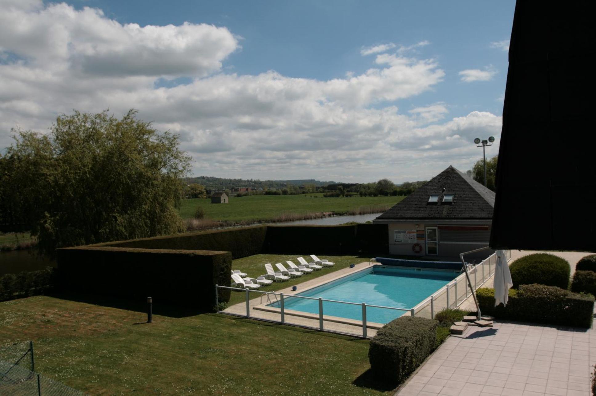 Kyriad Deauville - St Arnoult Сент-Арну Экстерьер фото